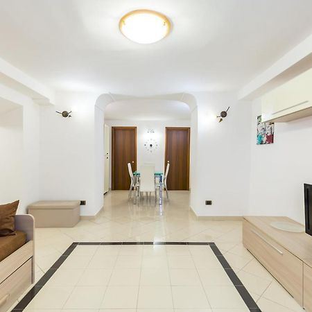 شقة نابولي  في Qs1 - Indipendent Flat In Center المظهر الخارجي الصورة