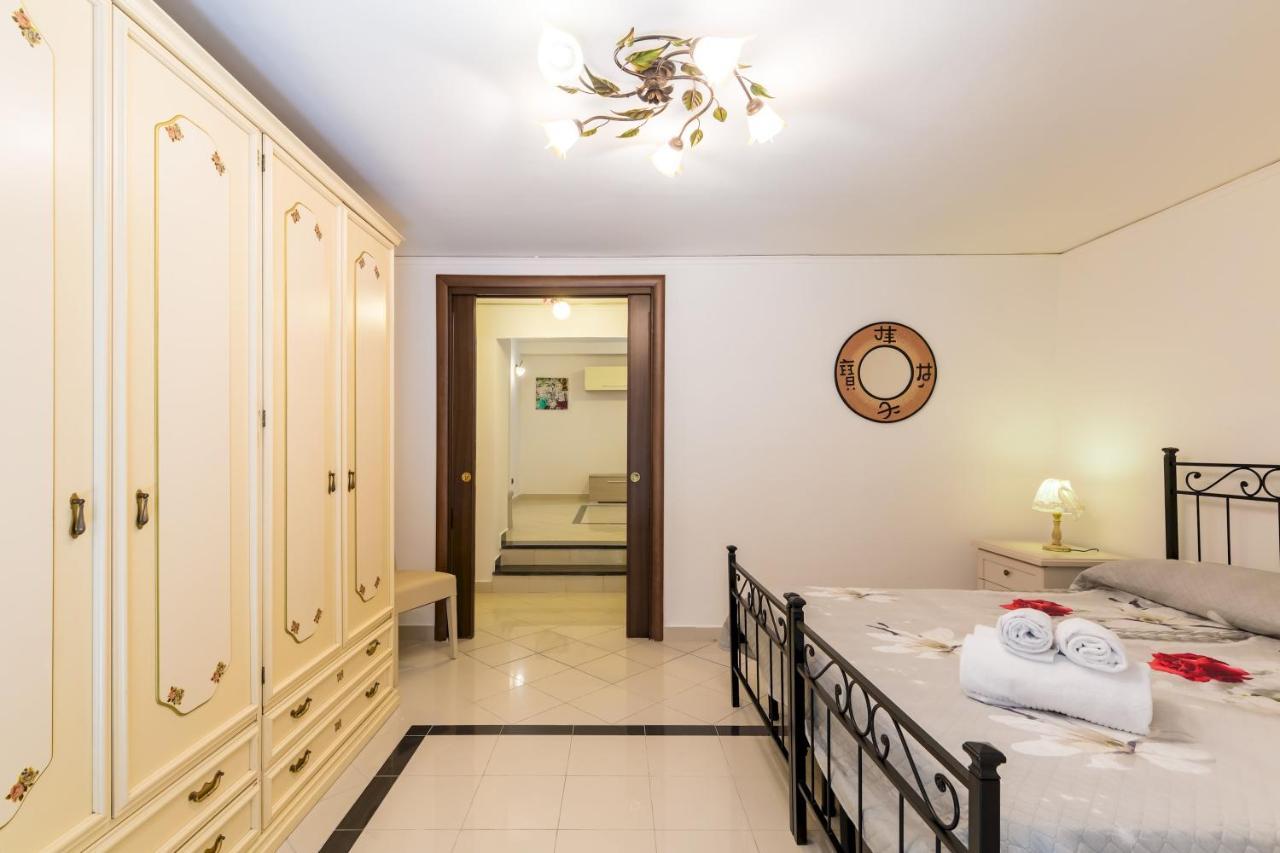 شقة نابولي  في Qs1 - Indipendent Flat In Center المظهر الخارجي الصورة