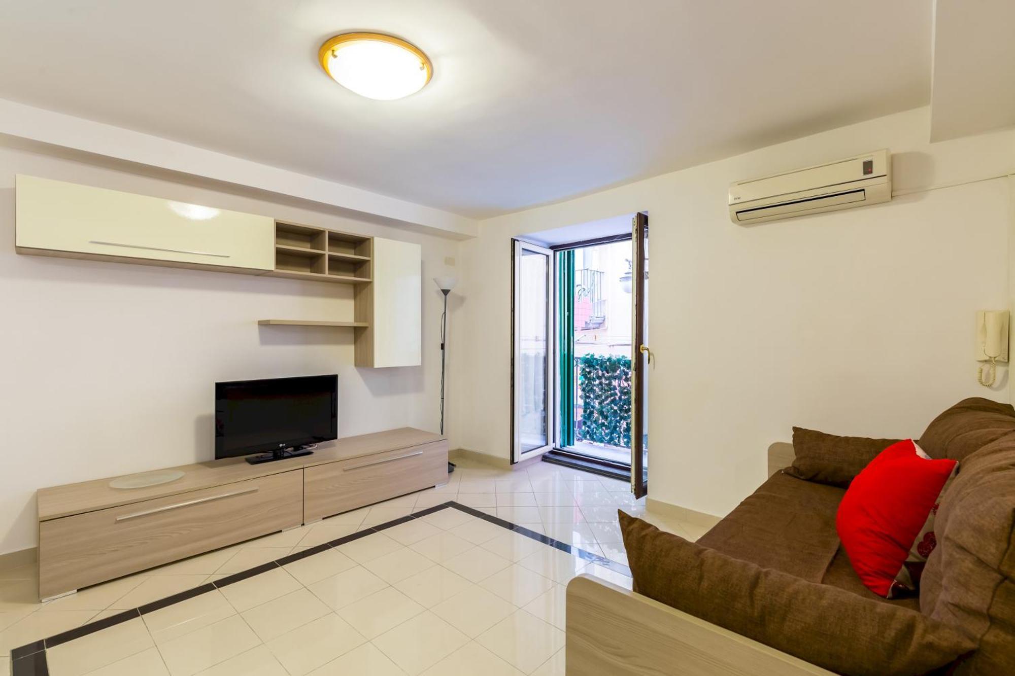 شقة نابولي  في Qs1 - Indipendent Flat In Center المظهر الخارجي الصورة