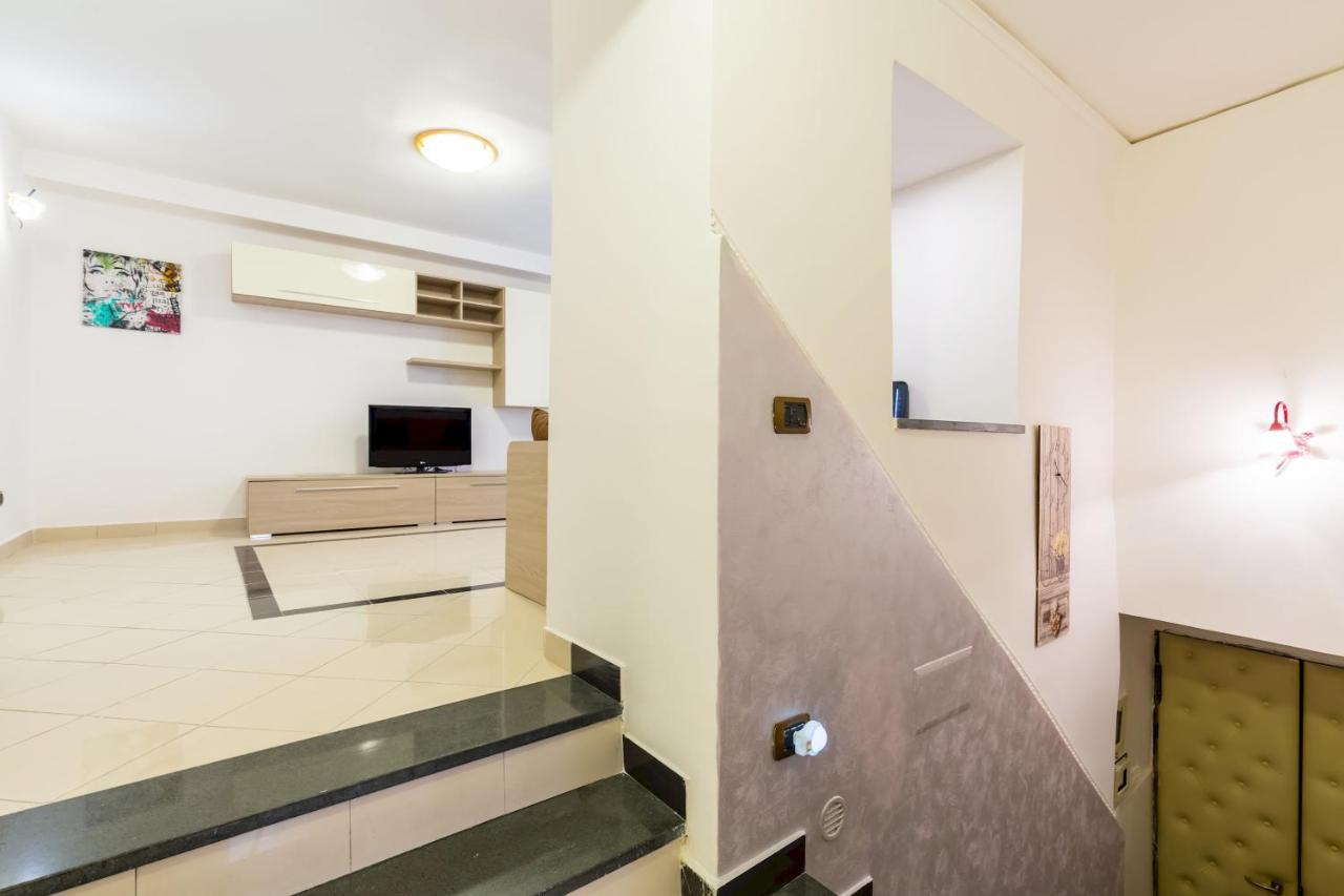 شقة نابولي  في Qs1 - Indipendent Flat In Center المظهر الخارجي الصورة