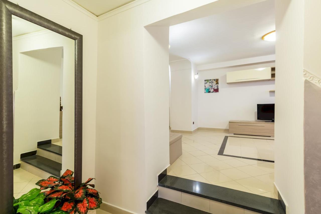 شقة نابولي  في Qs1 - Indipendent Flat In Center المظهر الخارجي الصورة